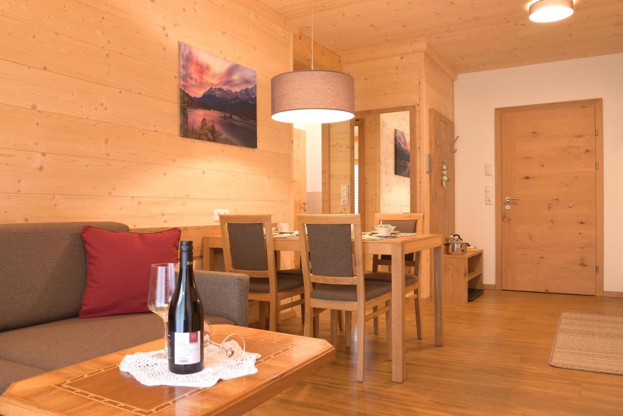 Villa Alpin Holzgau Exterior photo